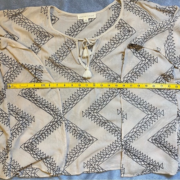 Lovestitch Bohemian Rayon Light Tan Top with Black‎ Zigzag Geometric Design S/M - Picture 9 of 11
